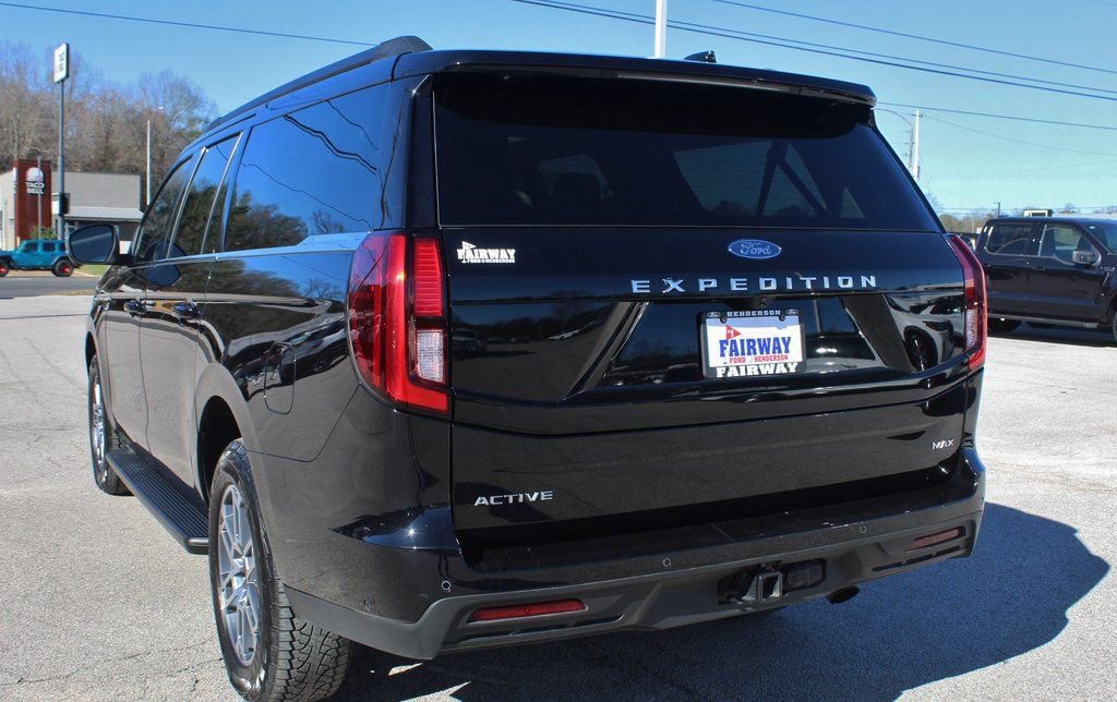 Used 2025 Ford Expedition Max Active image 9