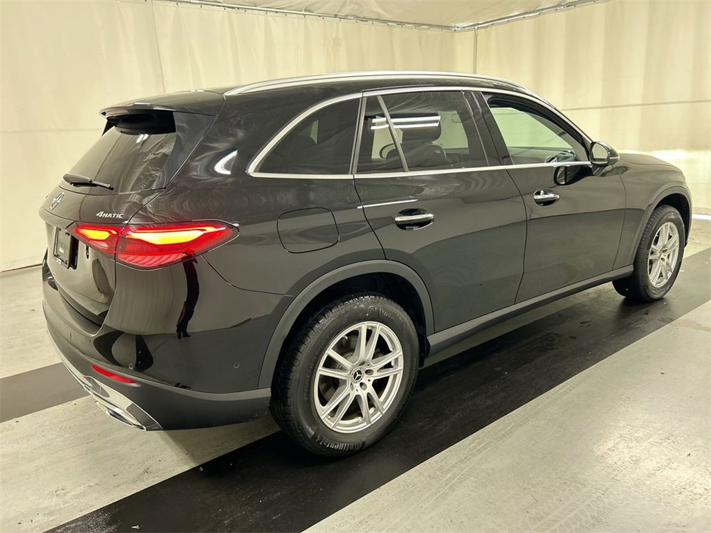 Used 2023 Mercedes-Benz GLC 300 4MATIC image 2