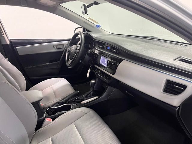 Used 2015 Toyota Corolla LE image 11