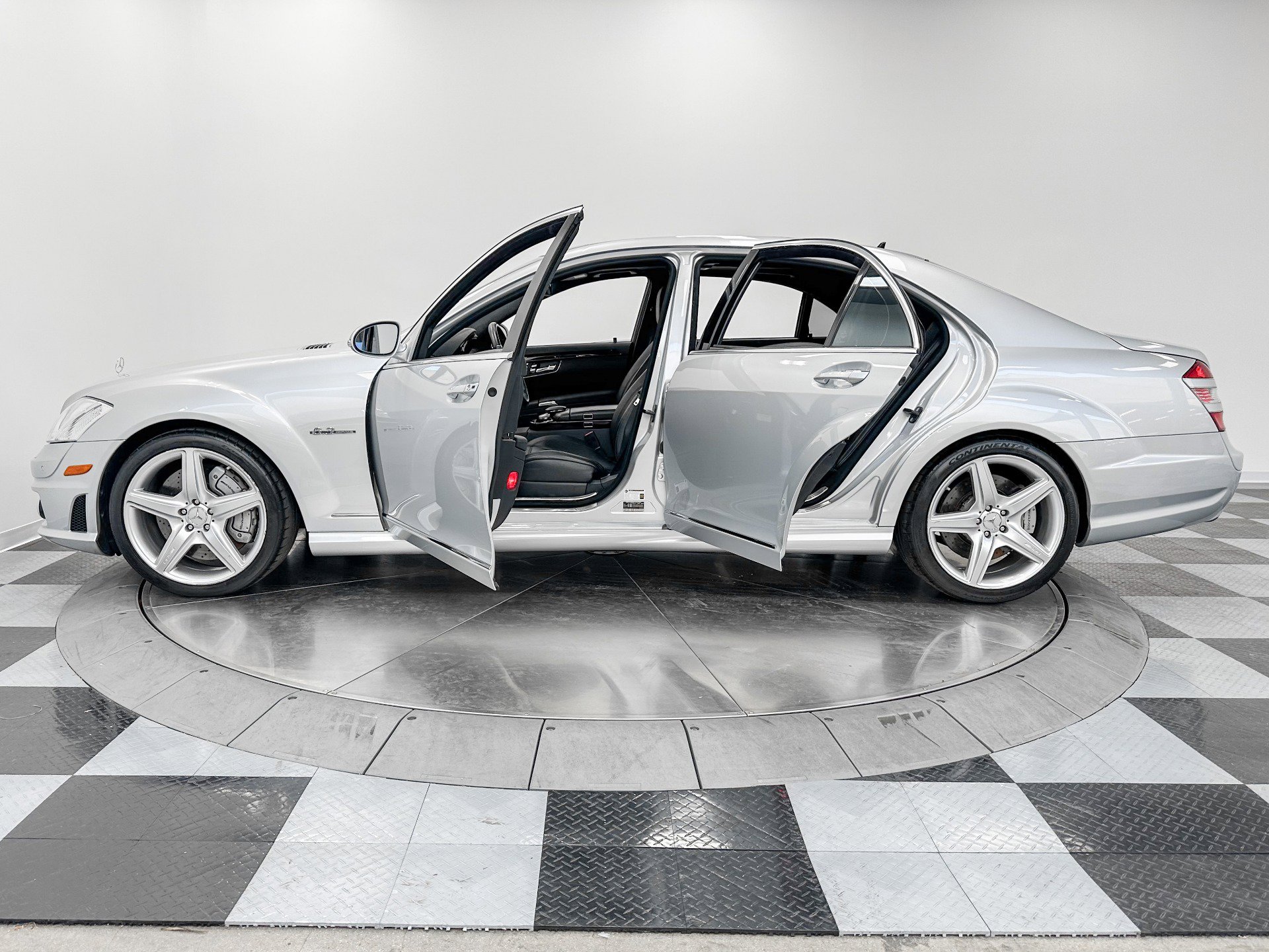 Used 2009 Mercedes-Benz S 63 AMG image 6