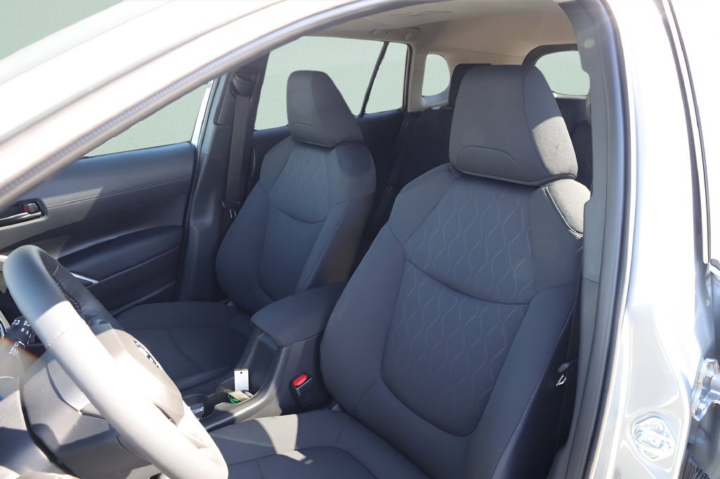 New 2026 Toyota Corolla Cross LE w/ Moonroof Package AWD/4WD image 8
