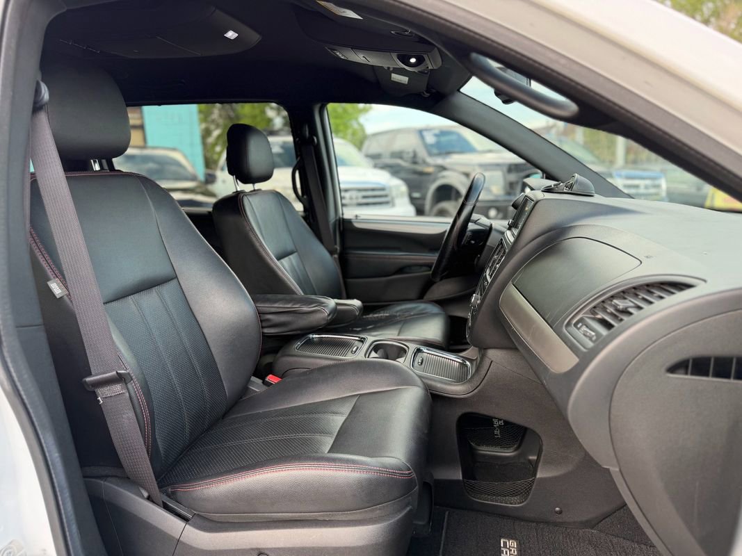 Used 2015 Dodge Grand Caravan R/T w/ Driver Convenience Group FWD image 6