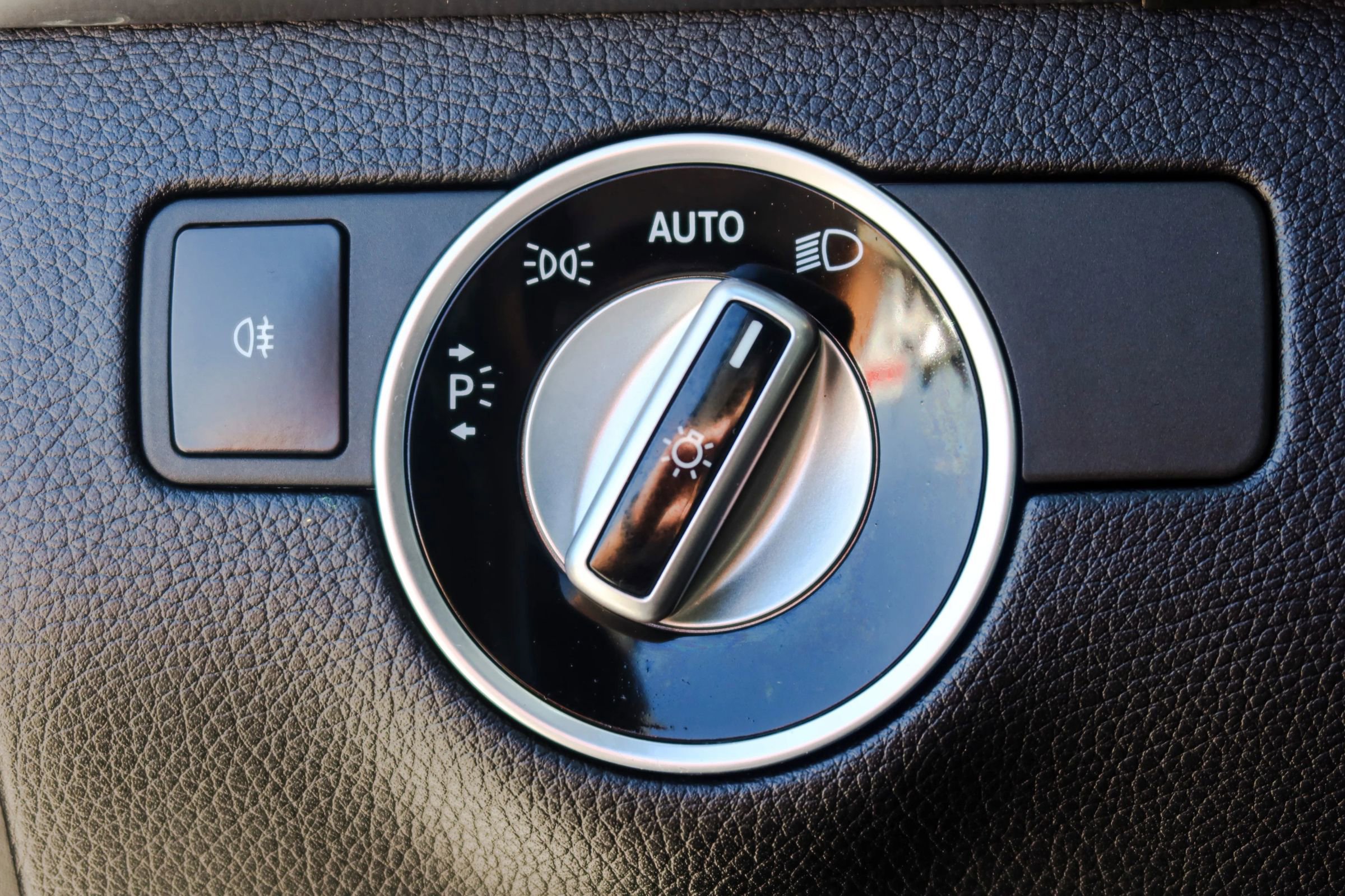 Used 2017 Mercedes-Benz GLE 350 4MATIC w/ Premium 2 Package image 14