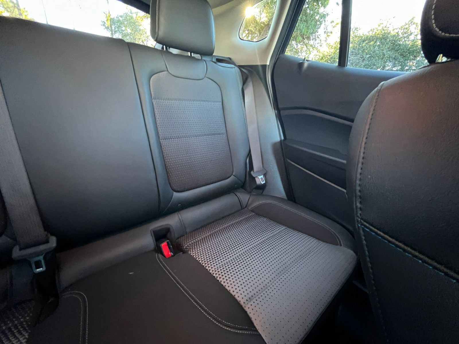 Used 2025 Chevrolet Trax LT w/ LT Convenience Package image 35