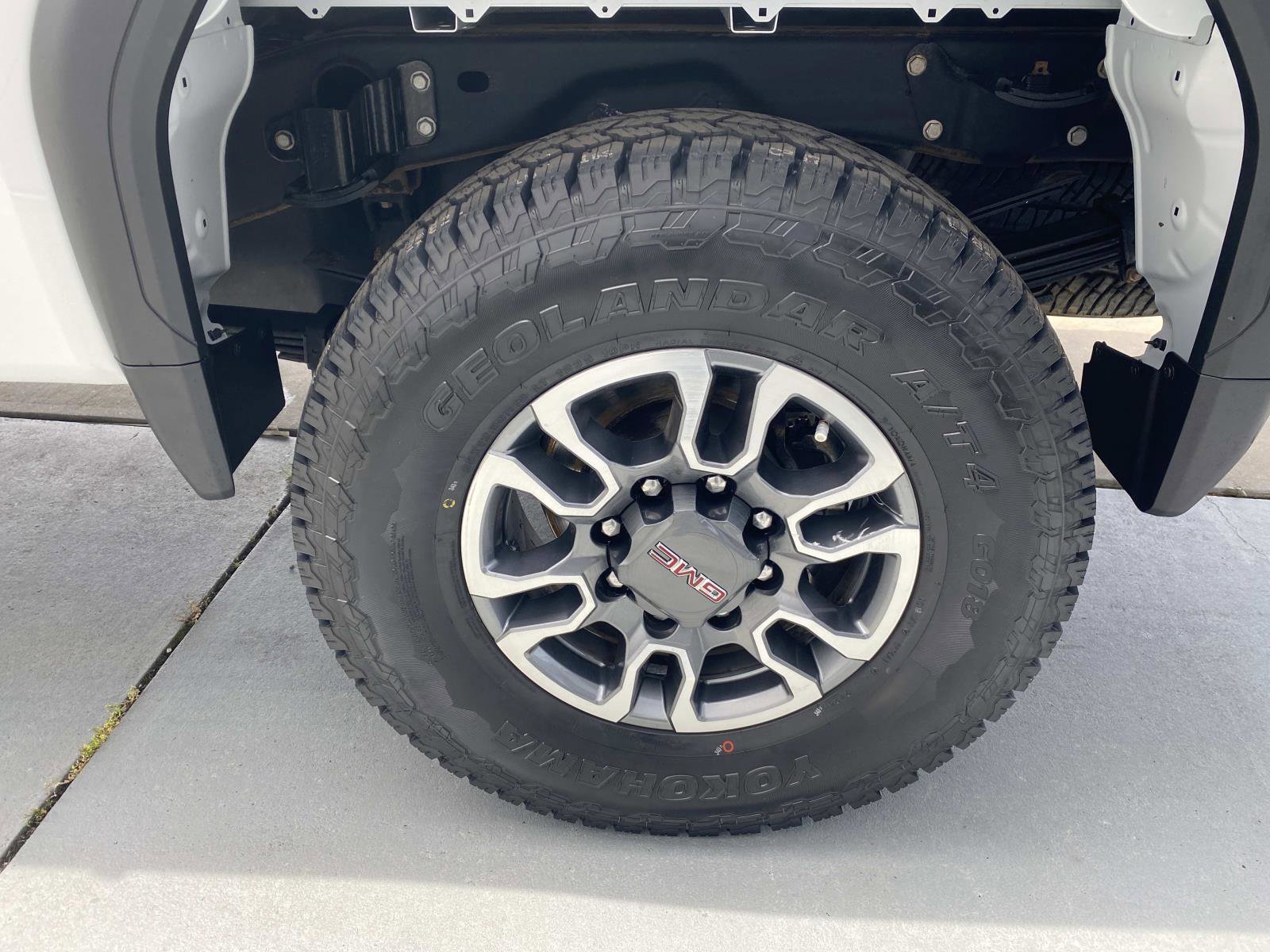 Used 2022 GMC Sierra 3500 SLE w/ SLE Convenience Package AWD/4WD image 10