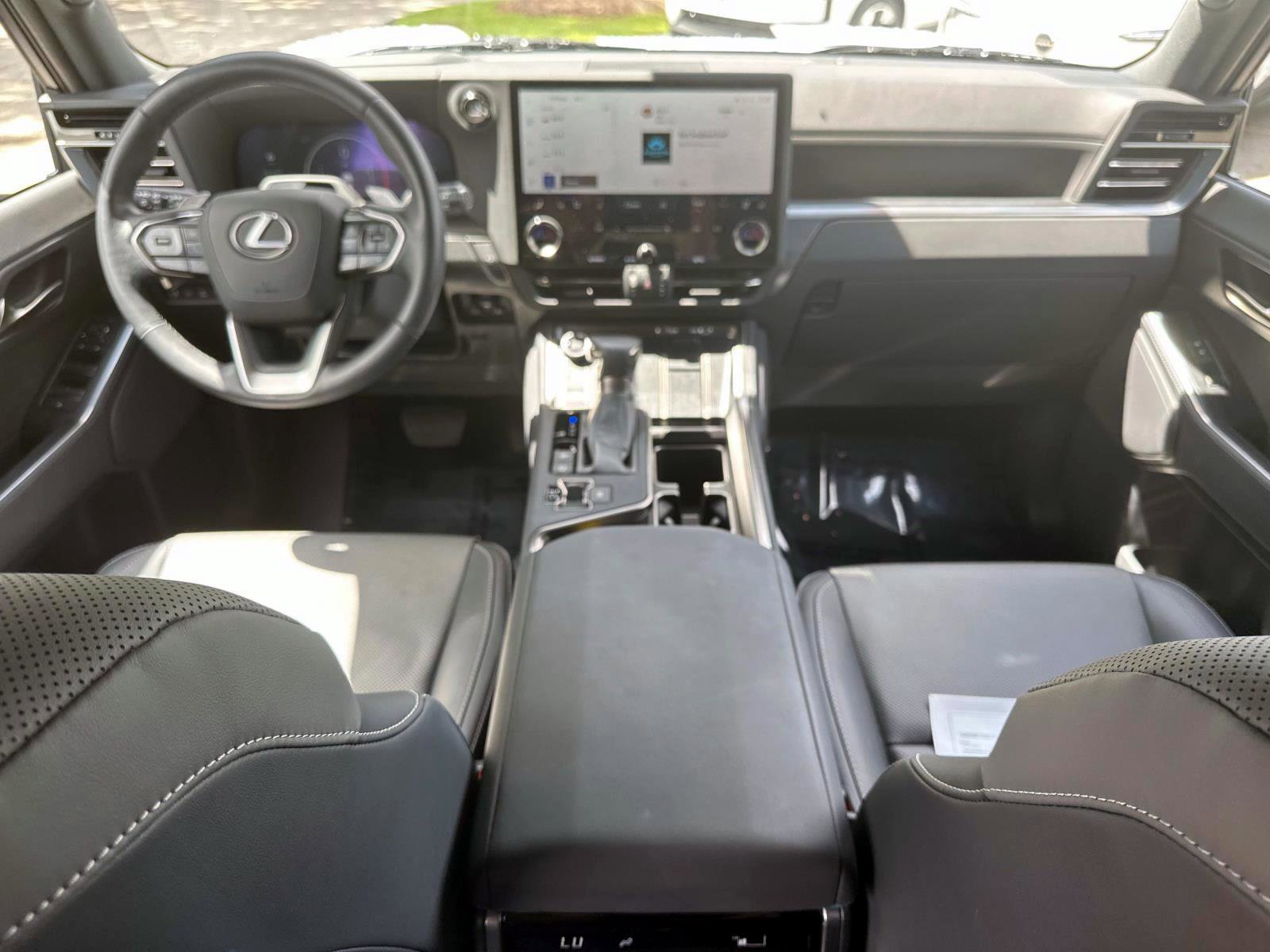 Used 2024 Lexus GX 550 image 13