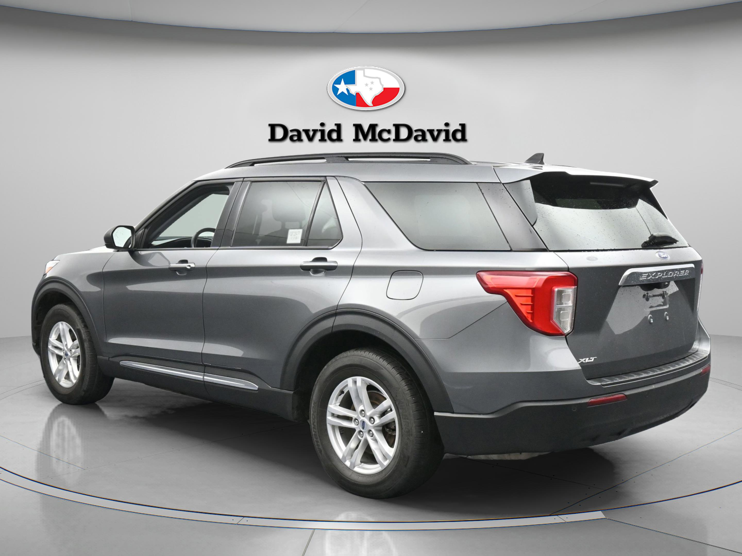 Used 2023 Ford Explorer XLT RWD image 6