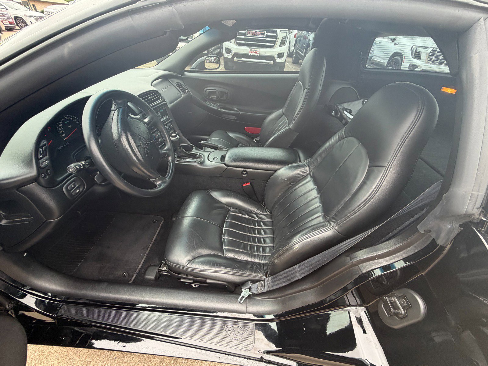 Used 1999 Chevrolet Corvette Coupe w/ Memory Pkg RWD image 5