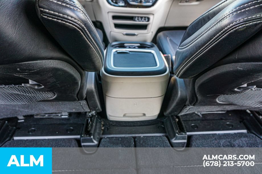 Used 2024 Chrysler Pacifica Touring-L FWD image 32