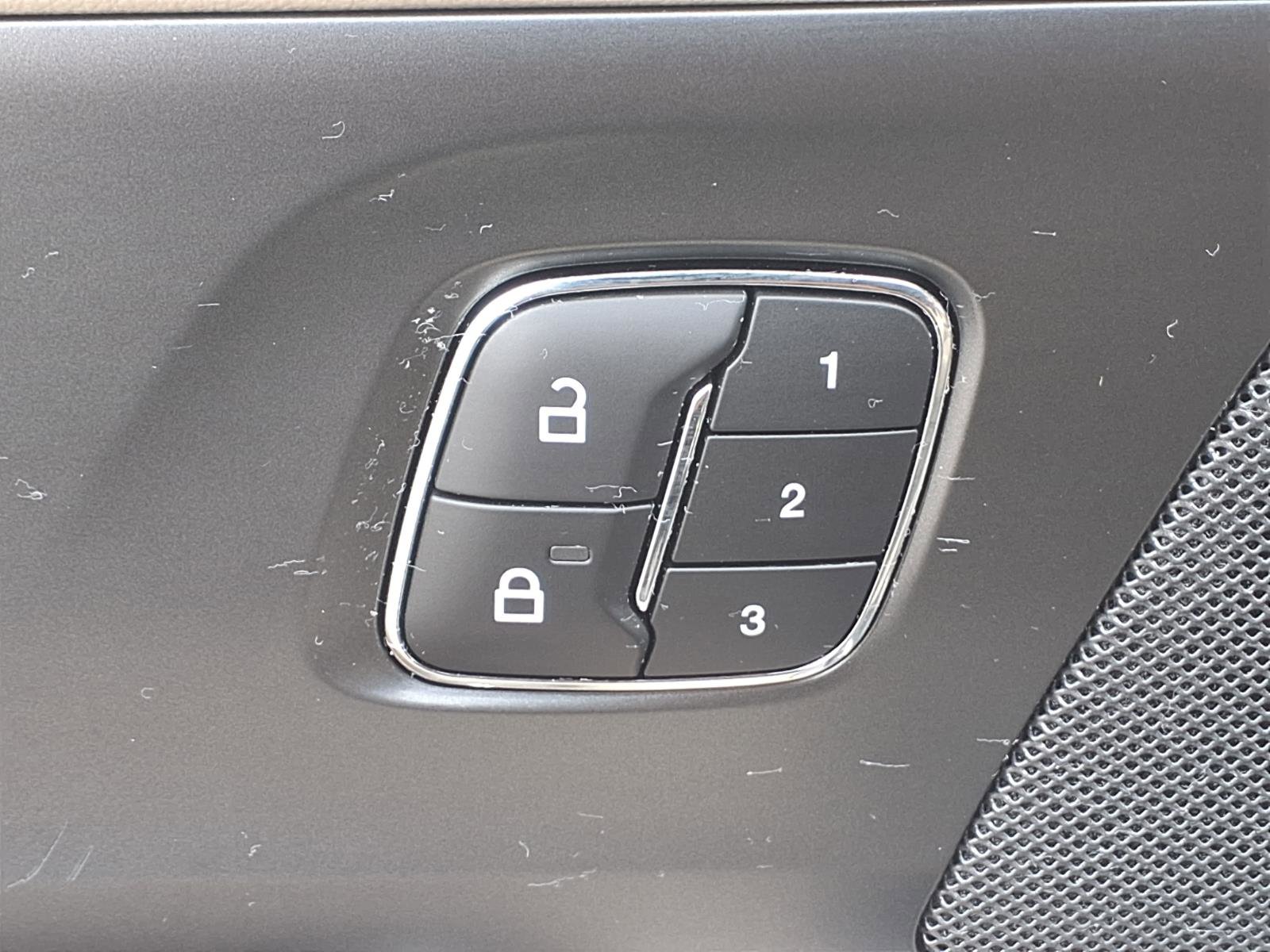 Used 2024 Lincoln Nautilus Reserve w/ Equipment Group 202A image 19