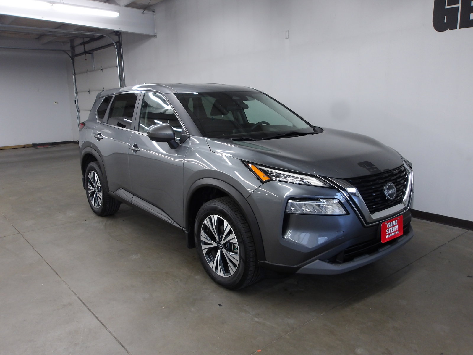 Used 2023 Nissan Rogue SV AWD/4WD image 4