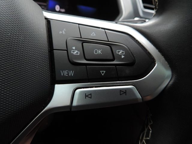 Used 2023 Volkswagen Tiguan SE w/ Panoramic Sunroof Package FWD image 29