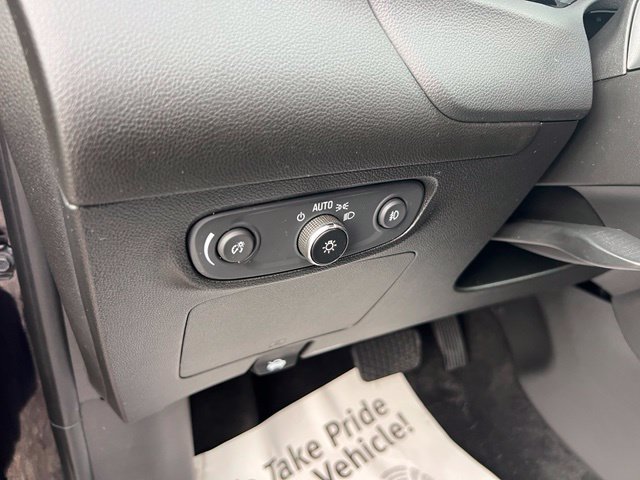 Used 2021 Buick Encore GX Preferred w/ Cold Weather Comfort Package FWD image 9