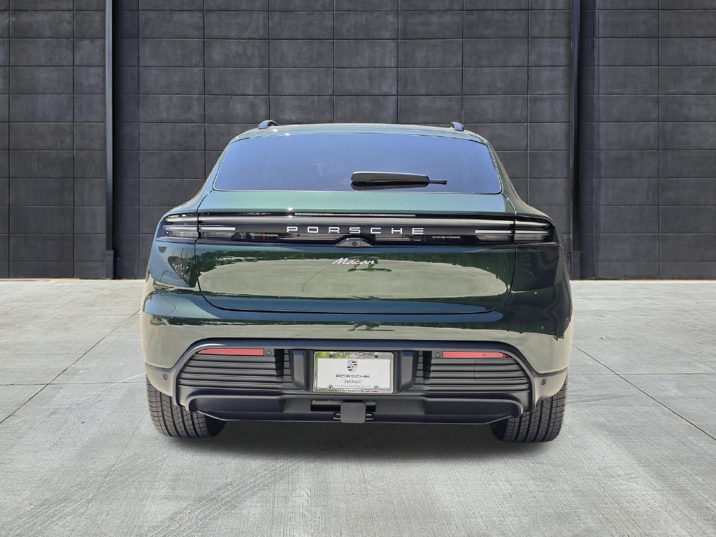 New 2026 Porsche Macan Electric RWD image 10