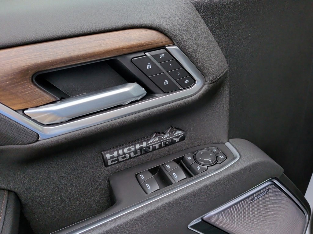 New 2026 Chevrolet Silverado 1500 High Country w/ Technology Package AWD/4WD image 12