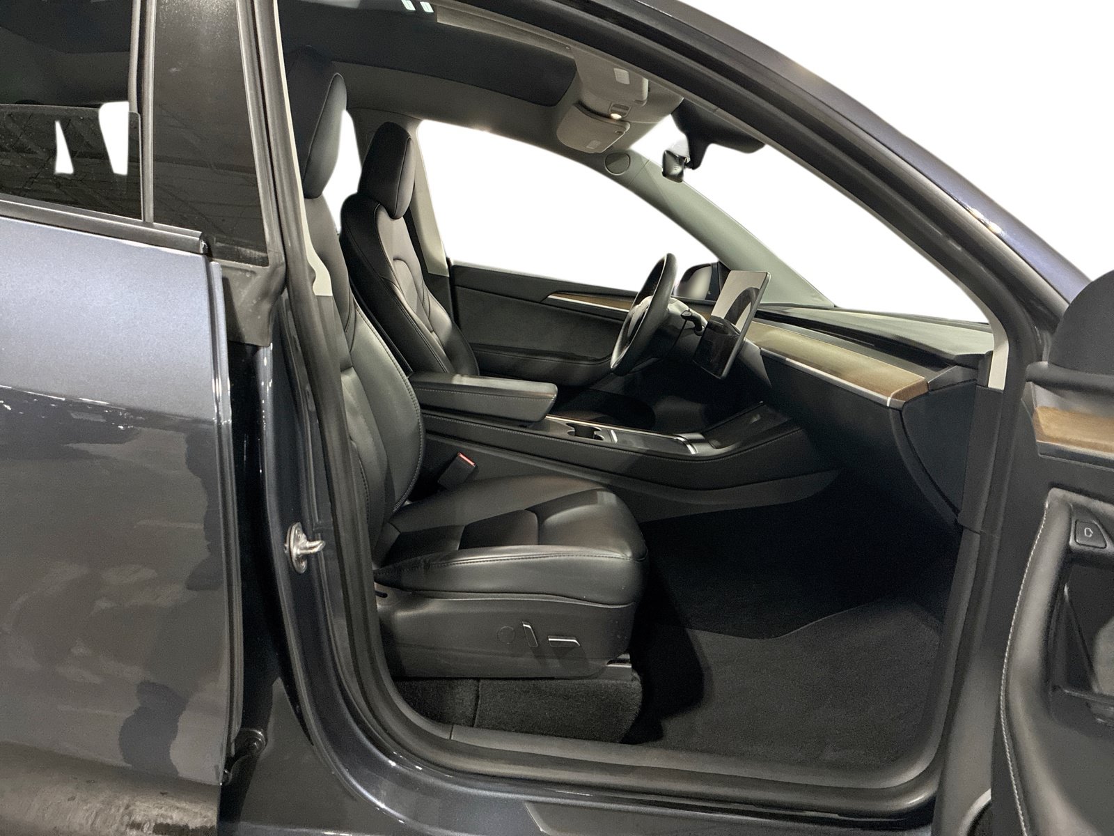 Certified 2023 Tesla Model Y Long Range AWD/4WD image 13