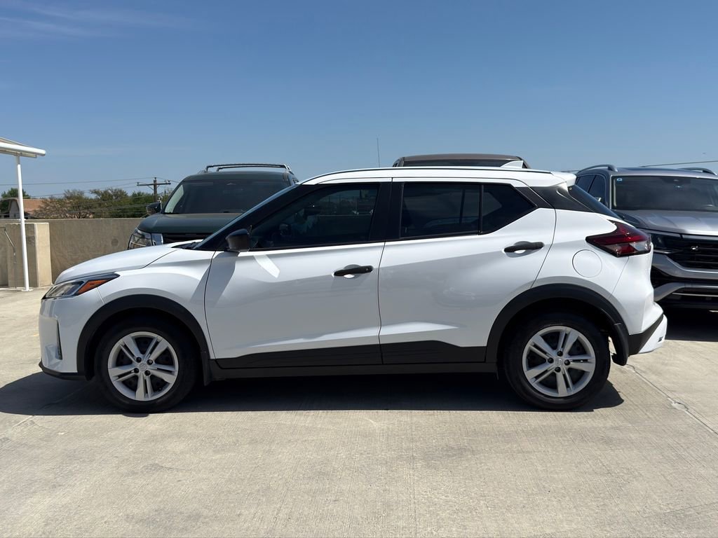 Used 2024 Nissan Kicks S image 11