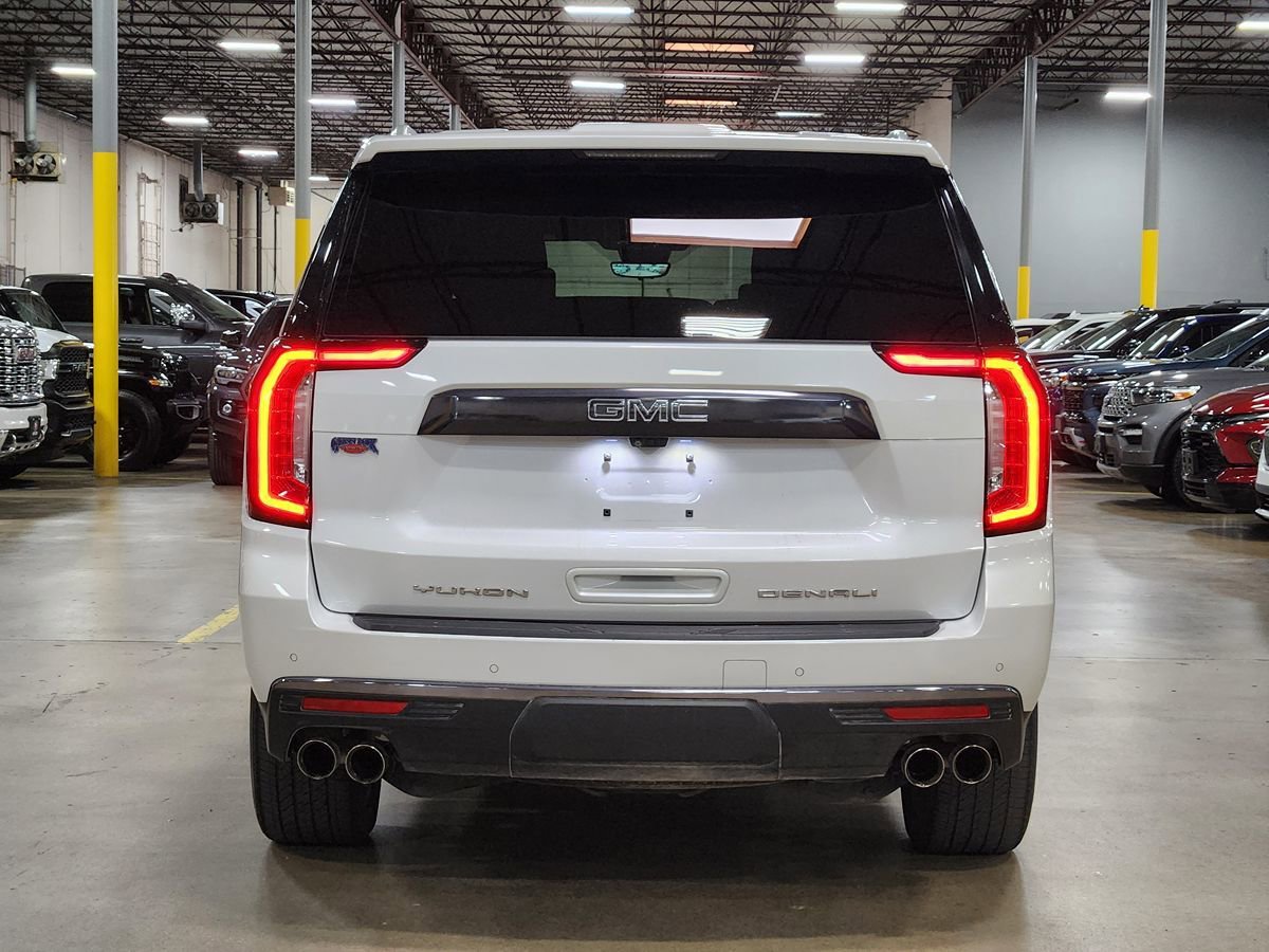 Used 2024 GMC Yukon XL Denali Ultimate AWD/4WD image 10
