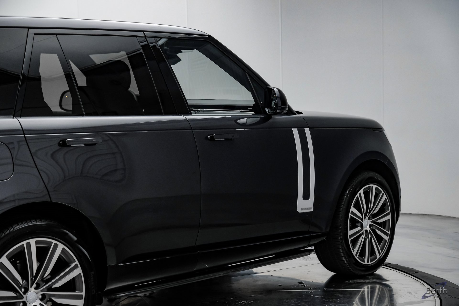 Used 2023 Land Rover Range Rover Autobiography image 15