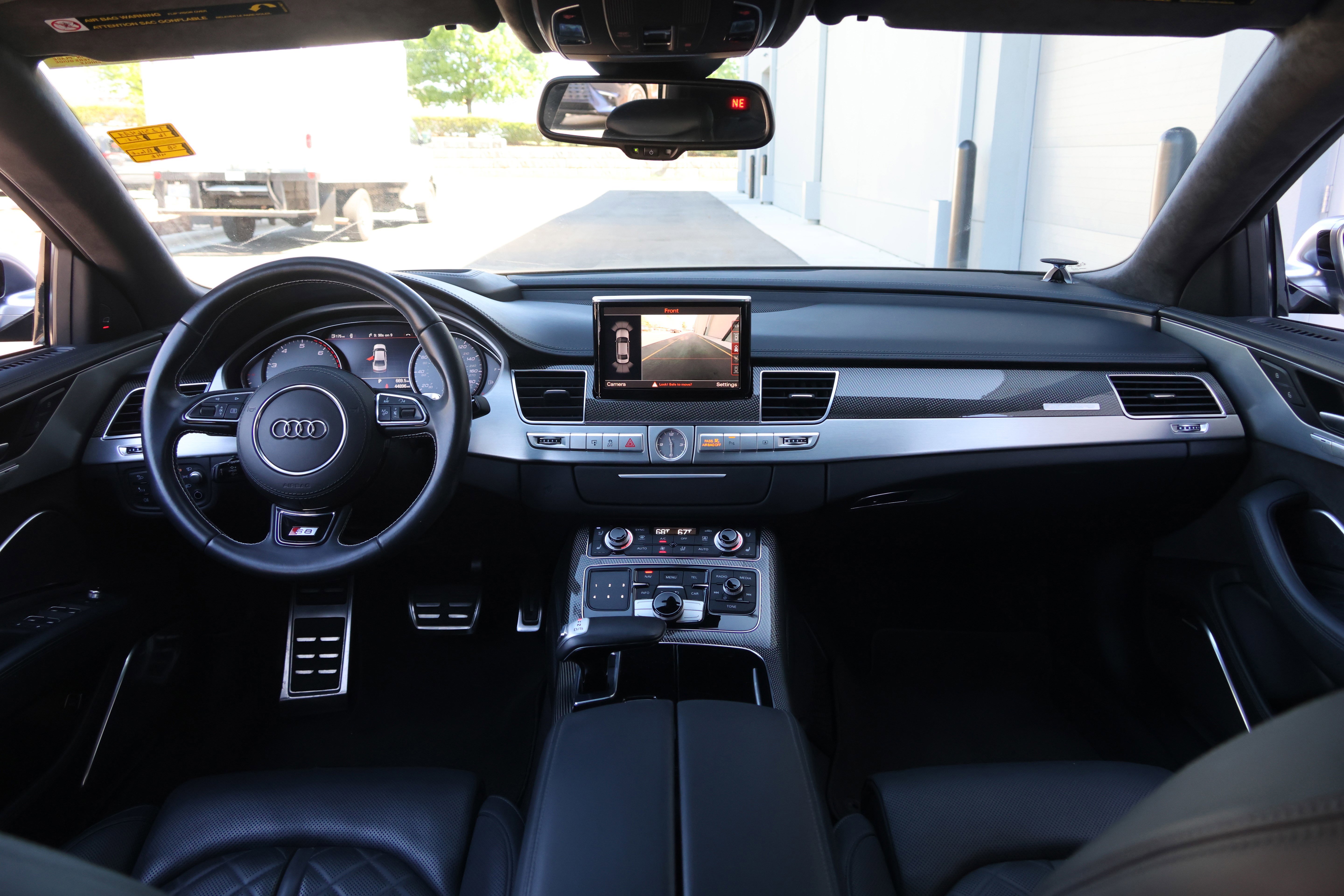 Used 2016 Audi S8 image 17