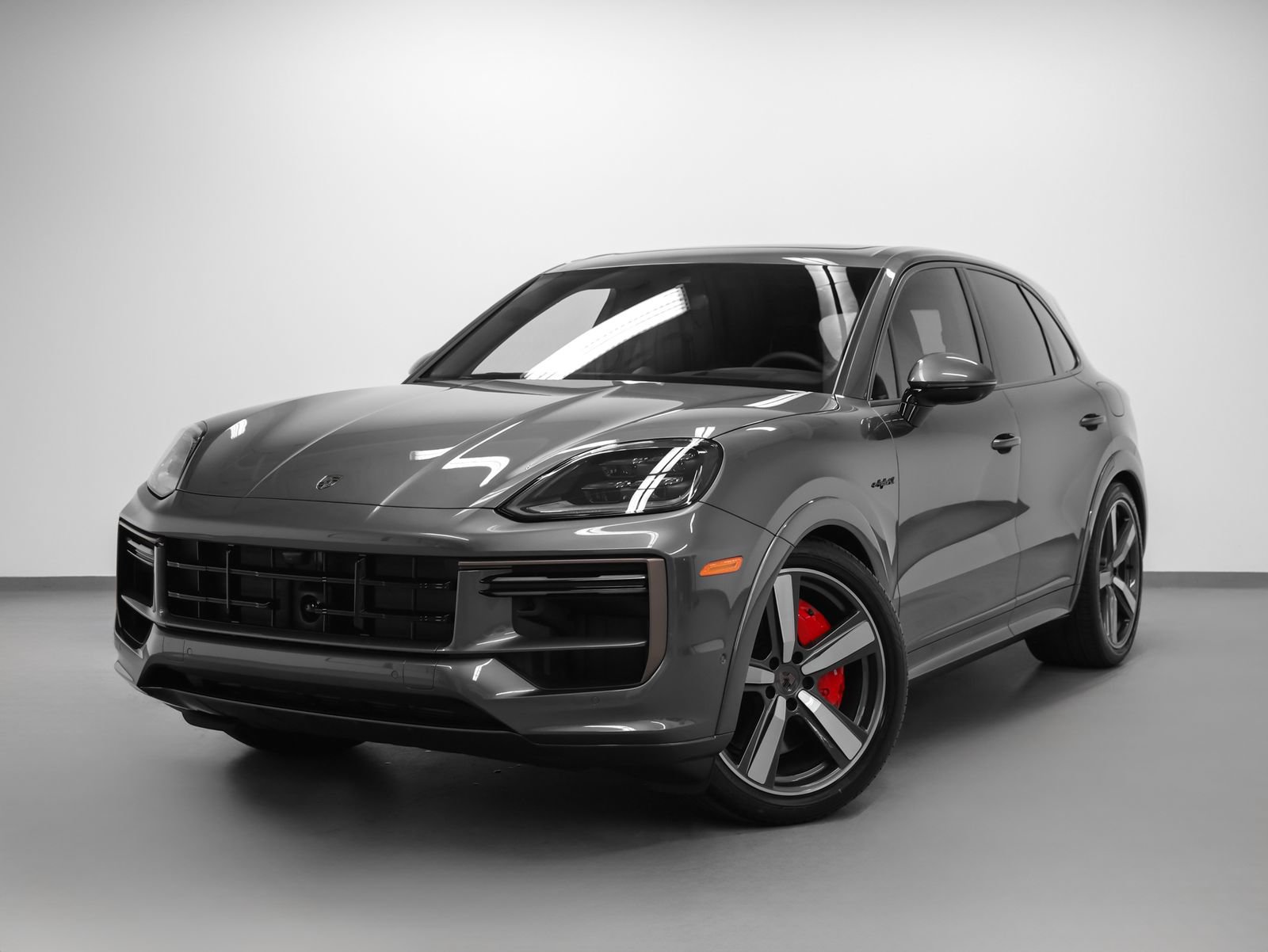 Used 2025 Porsche Cayenne Turbo AWD/4WD image 1