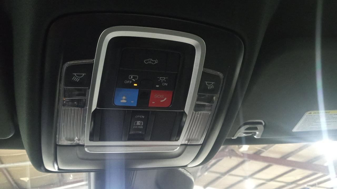 New 2026 RAM 1500 Laramie AWD/4WD image 18