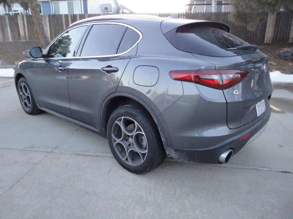 Used 2018 Alfa Romeo Stelvio AWD image 2