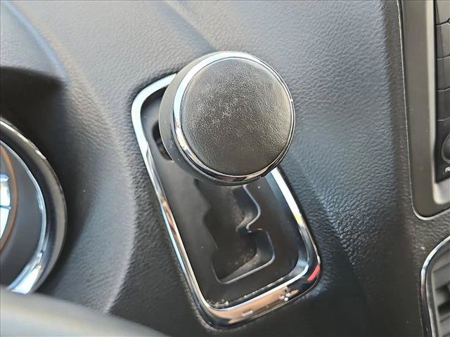 Used 2014 Chrysler Town & Country Touring FWD image 18