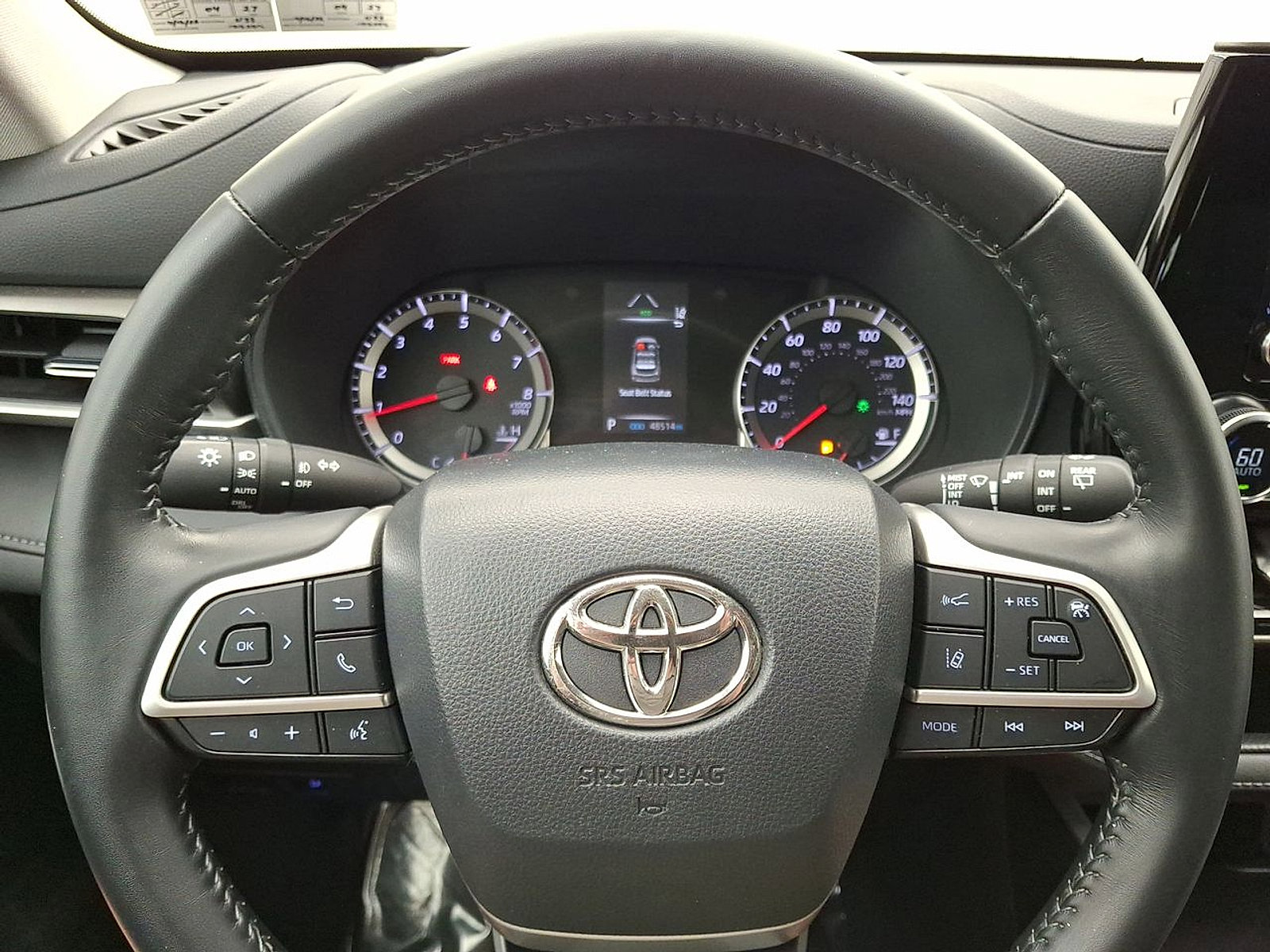 Used 2022 Toyota Highlander LE AWD/4WD image 16