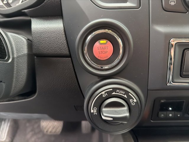 Used 2024 Nissan Titan SV w/ SV Convenience Package image 24