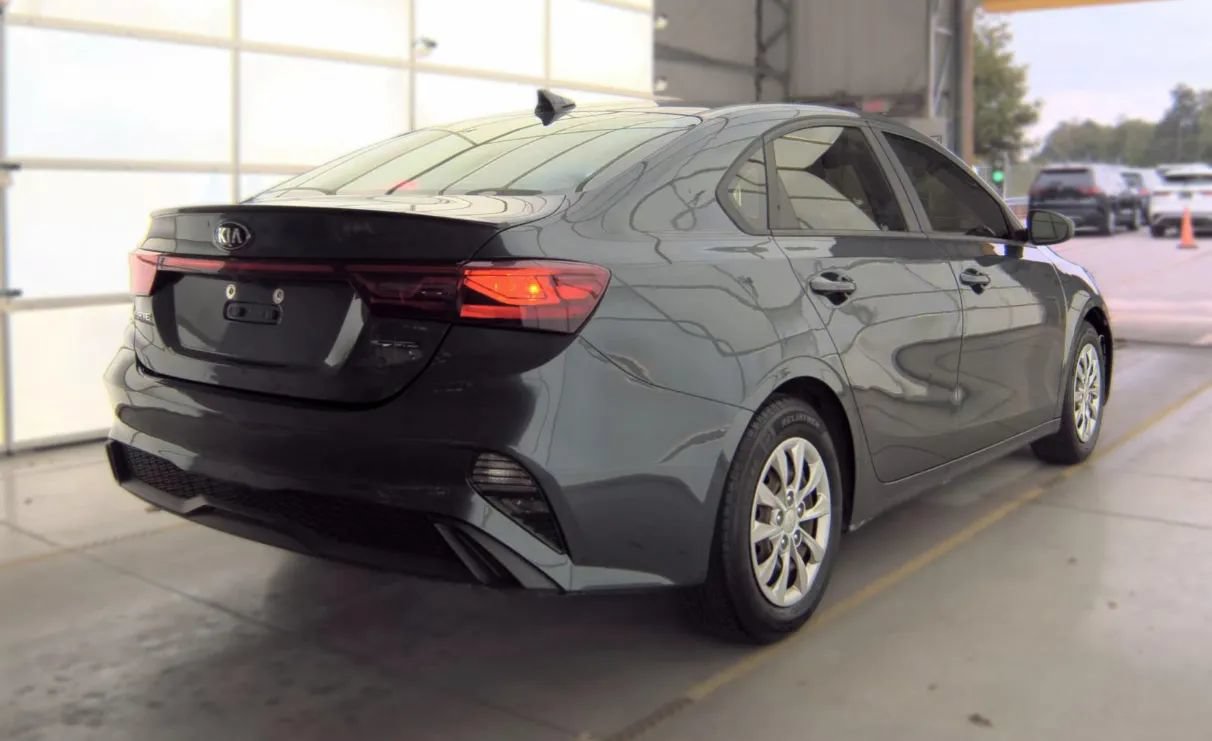 Used 2022 Kia Forte Sedan FWD image 3