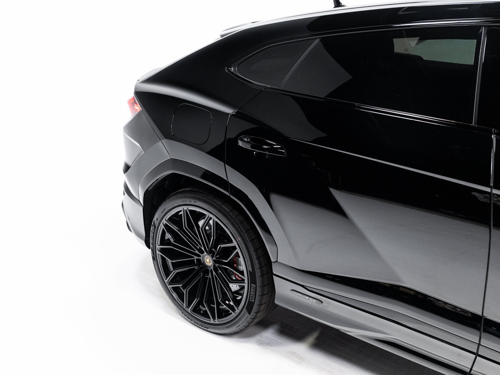 Used 2025 Lamborghini Urus SE AWD/4WD image 22