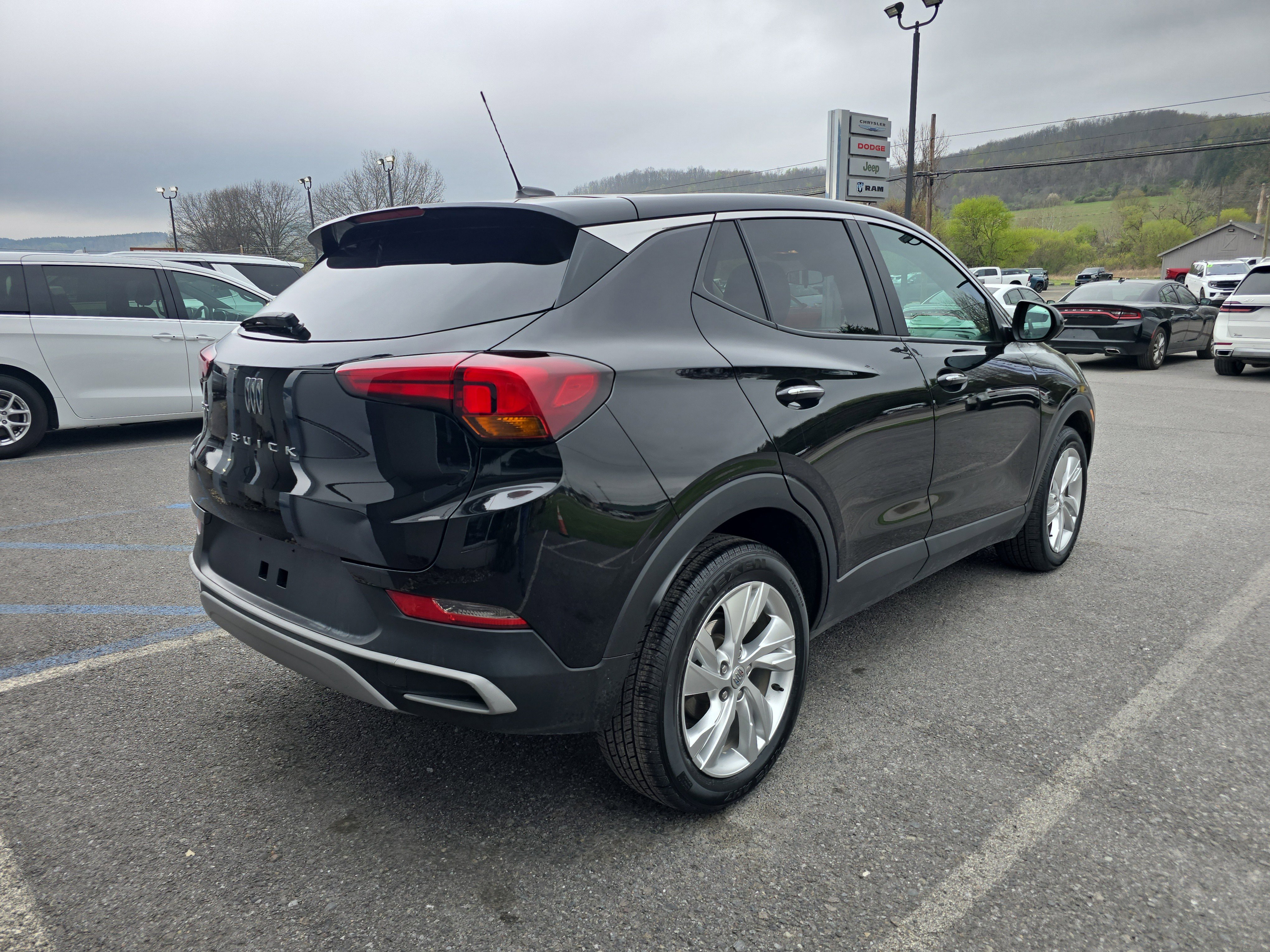 Used 2024 Buick Encore GX Preferred FWD image 3