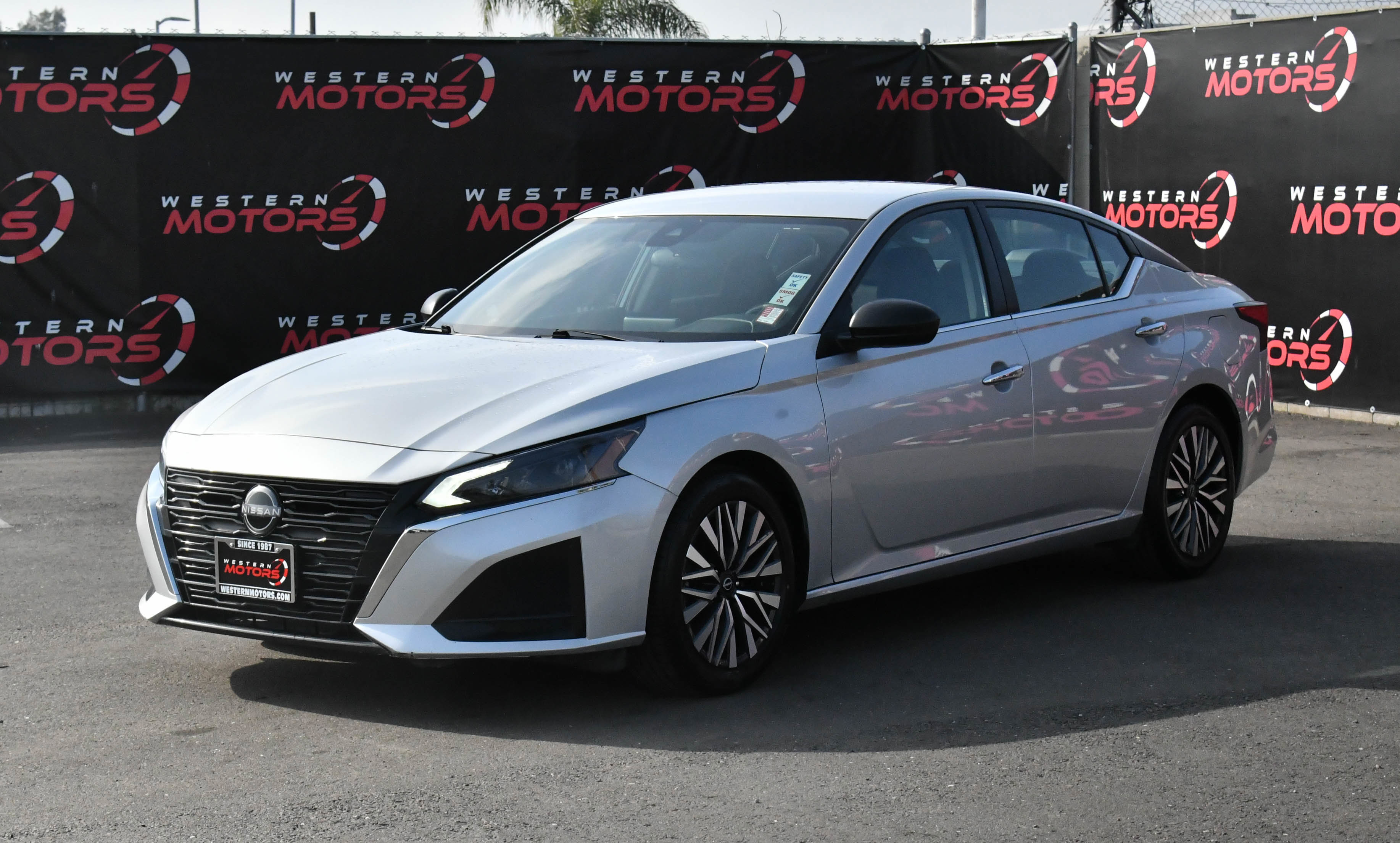 Used 2024 Nissan Altima 2.5 SV image 3