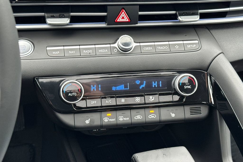 New 2026 Hyundai Elantra Limited image 18