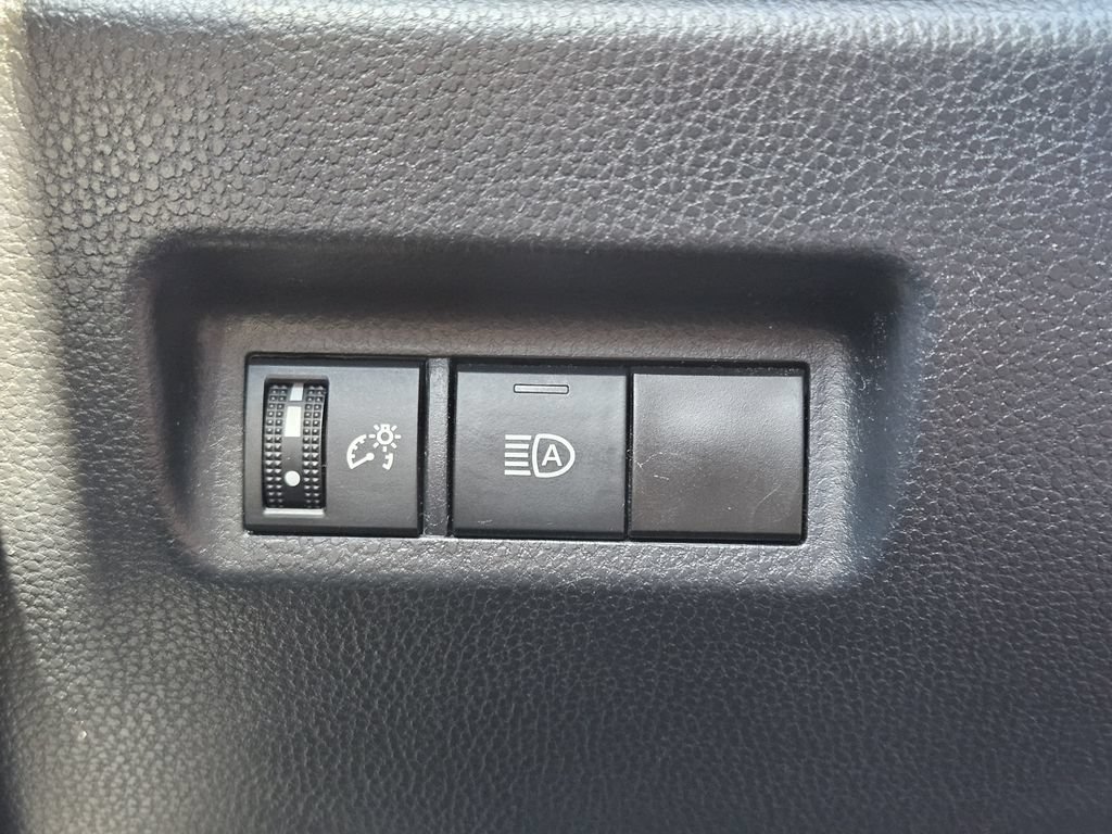 Used 2023 Toyota RAV4 XLE FWD image 22