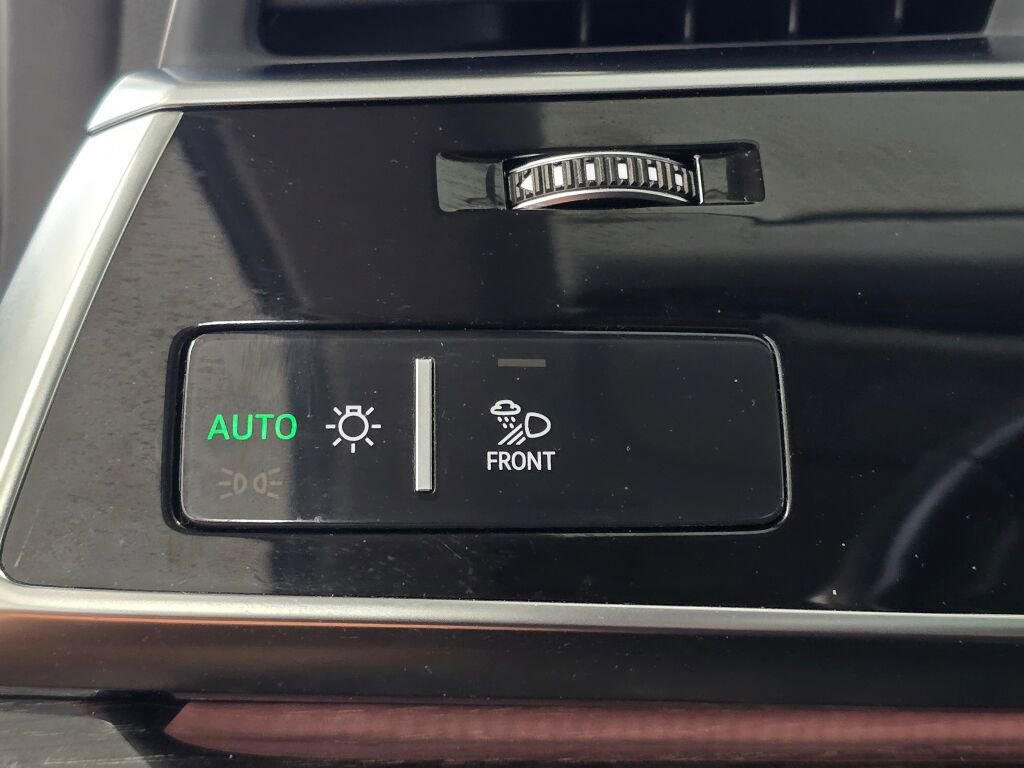 Used 2020 Audi Q8 Prestige image 38