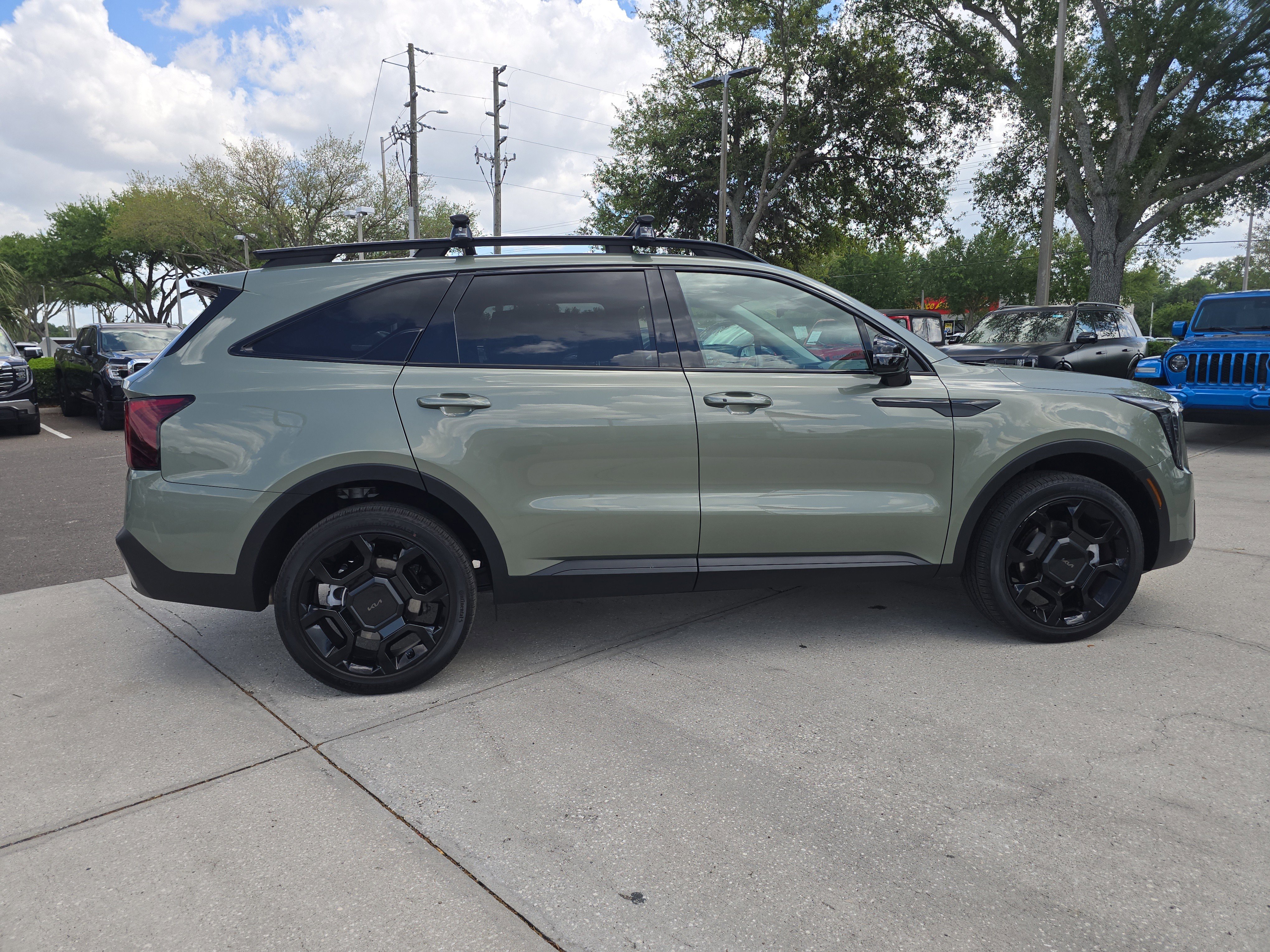 Certified 2025 Kia Sorento X-Line EX image 9