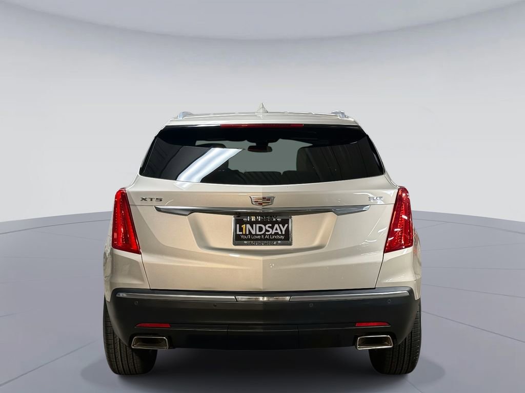 Used 2017 Cadillac XT5 Luxury w/ Driver Awareness Package image 10