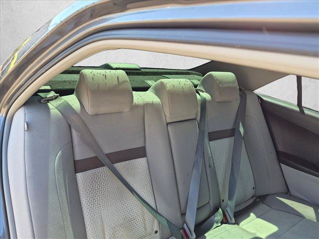 Used 2012 Toyota Camry LE FWD image 16