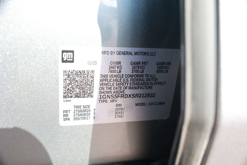 Used 2025 Chevrolet Suburban Premier image 36