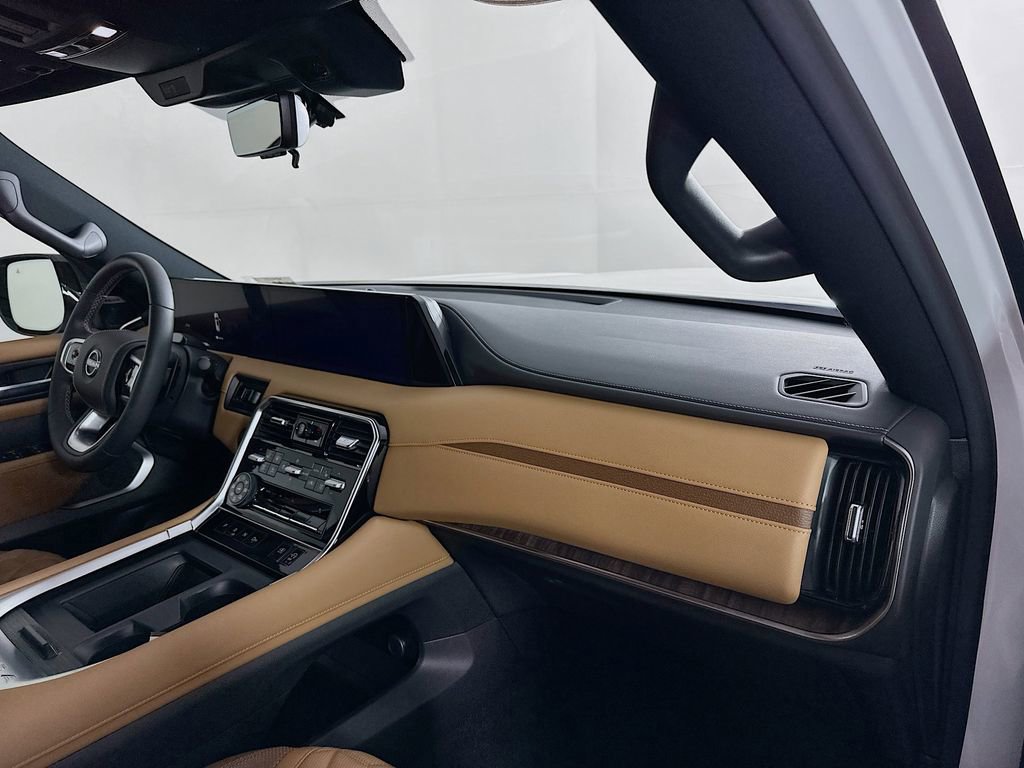 Certified 2025 Nissan Armada Platinum Reserve image 41