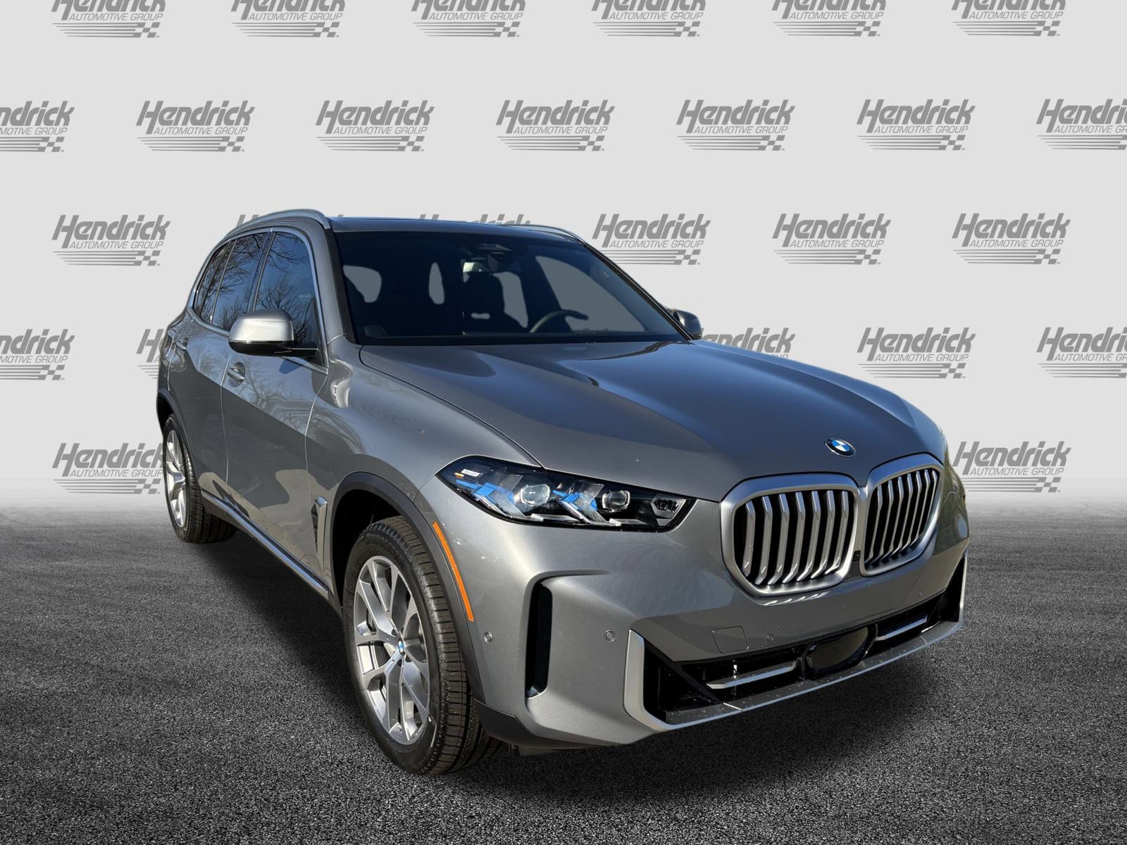New 2026 BMW X5 sDrive40i w/ Premium Package image 2