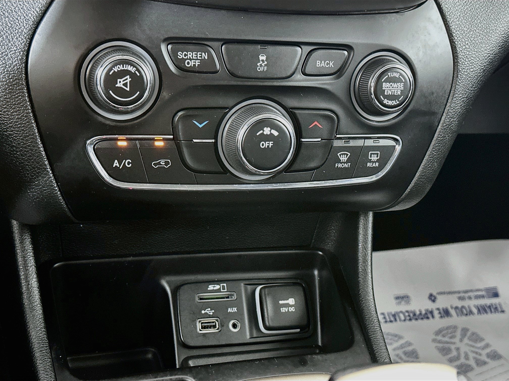 Used 2014 Jeep Cherokee Latitude w/ Cold Weather Group FWD image 15