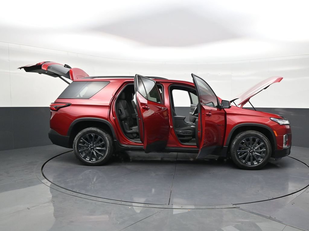 Used 2023 Chevrolet Traverse RS AWD/4WD image 30
