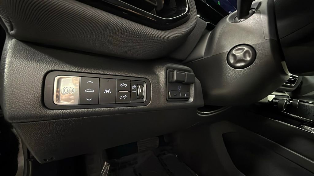 Certified 2024 Chevrolet Silverado EV RST image 15