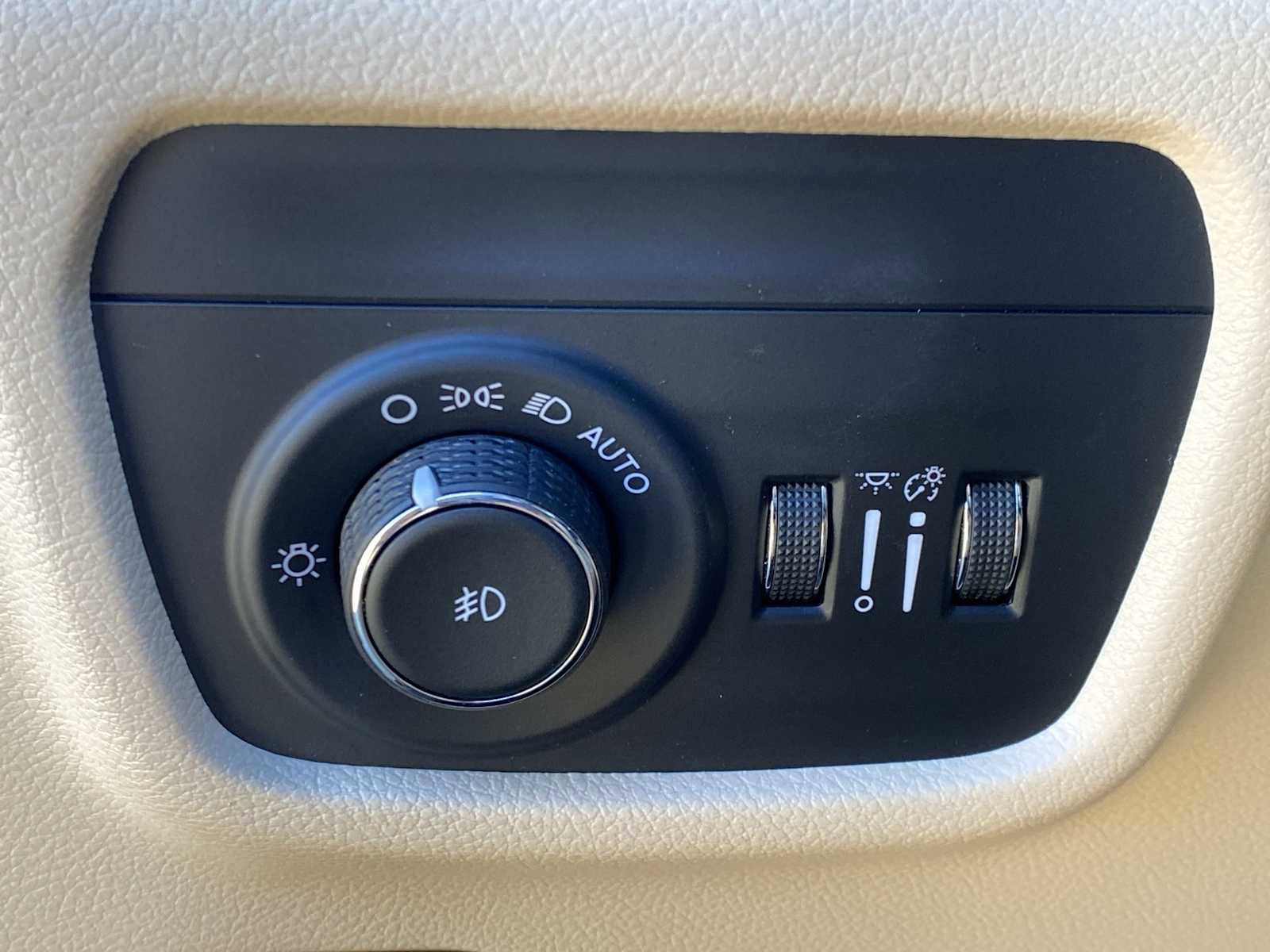 Certified 2024 Jeep Grand Cherokee L Limited image 22