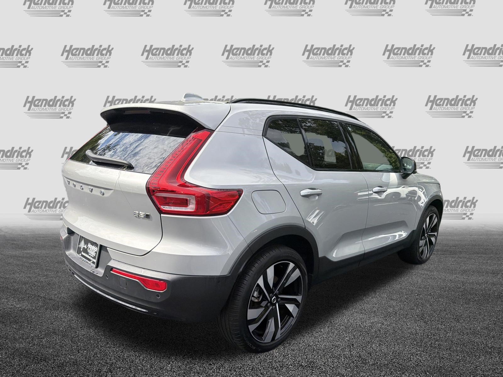 Certified 2025 Volvo XC40 B5 Ultra AWD/4WD image 10