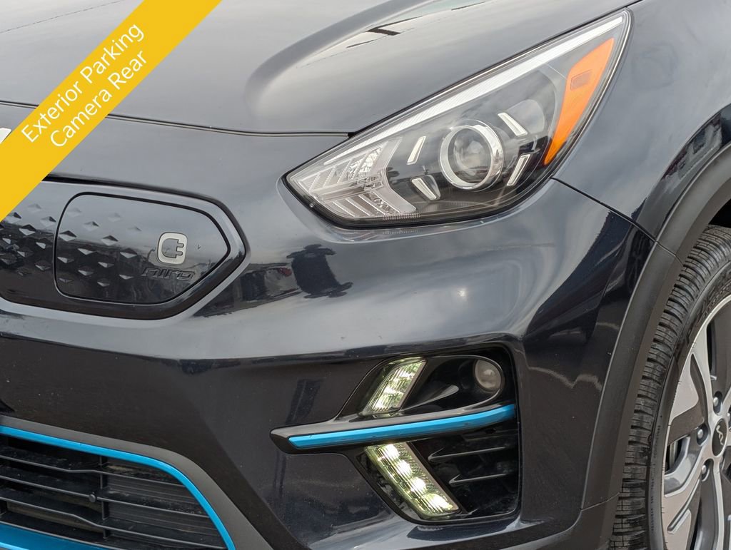 Used 2022 Kia Niro EX Premium w/ Cold Weather Package FWD image 11
