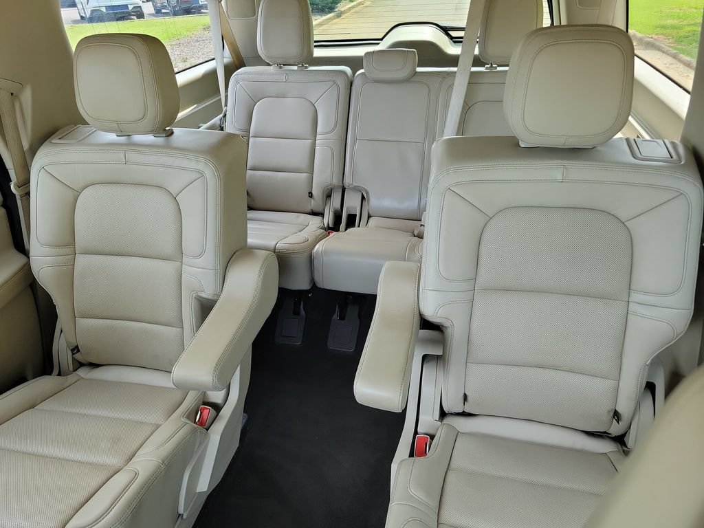 Used 2020 Lincoln Navigator L Reserve w/ Luxury Package AWD/4WD image 12